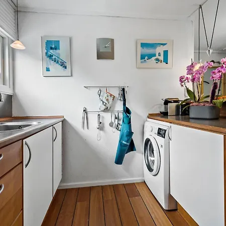 2 Bedroom In *