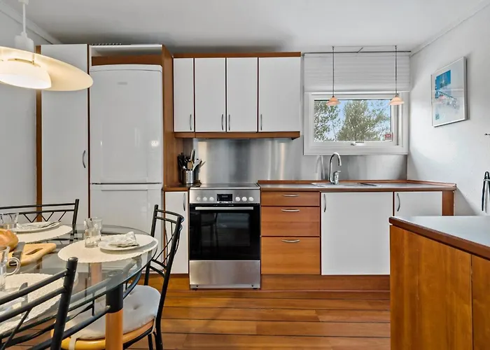 2 Bedroom In * Højby